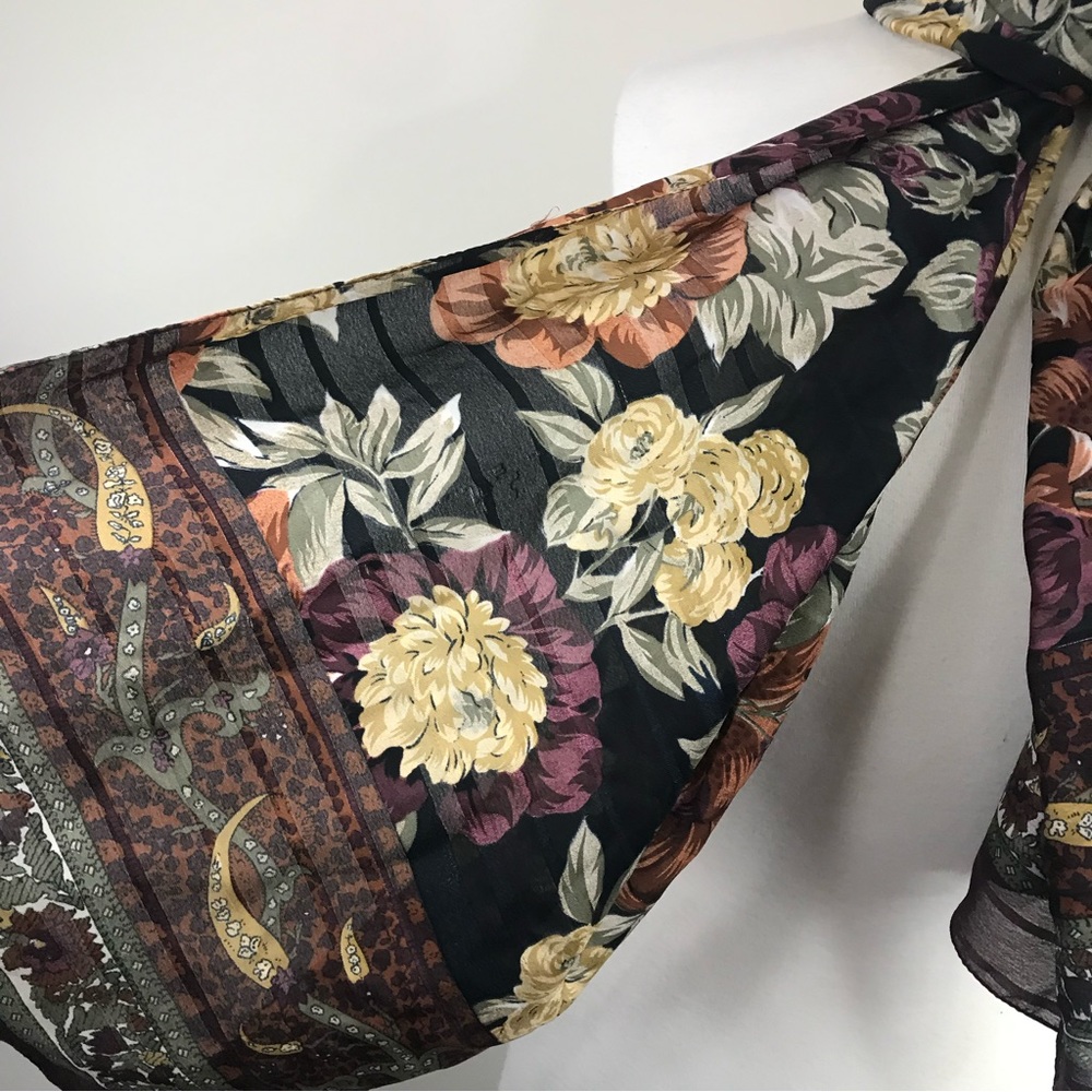 VINTAGE | Floral Rectangular Scarf - Picture 3 of 4